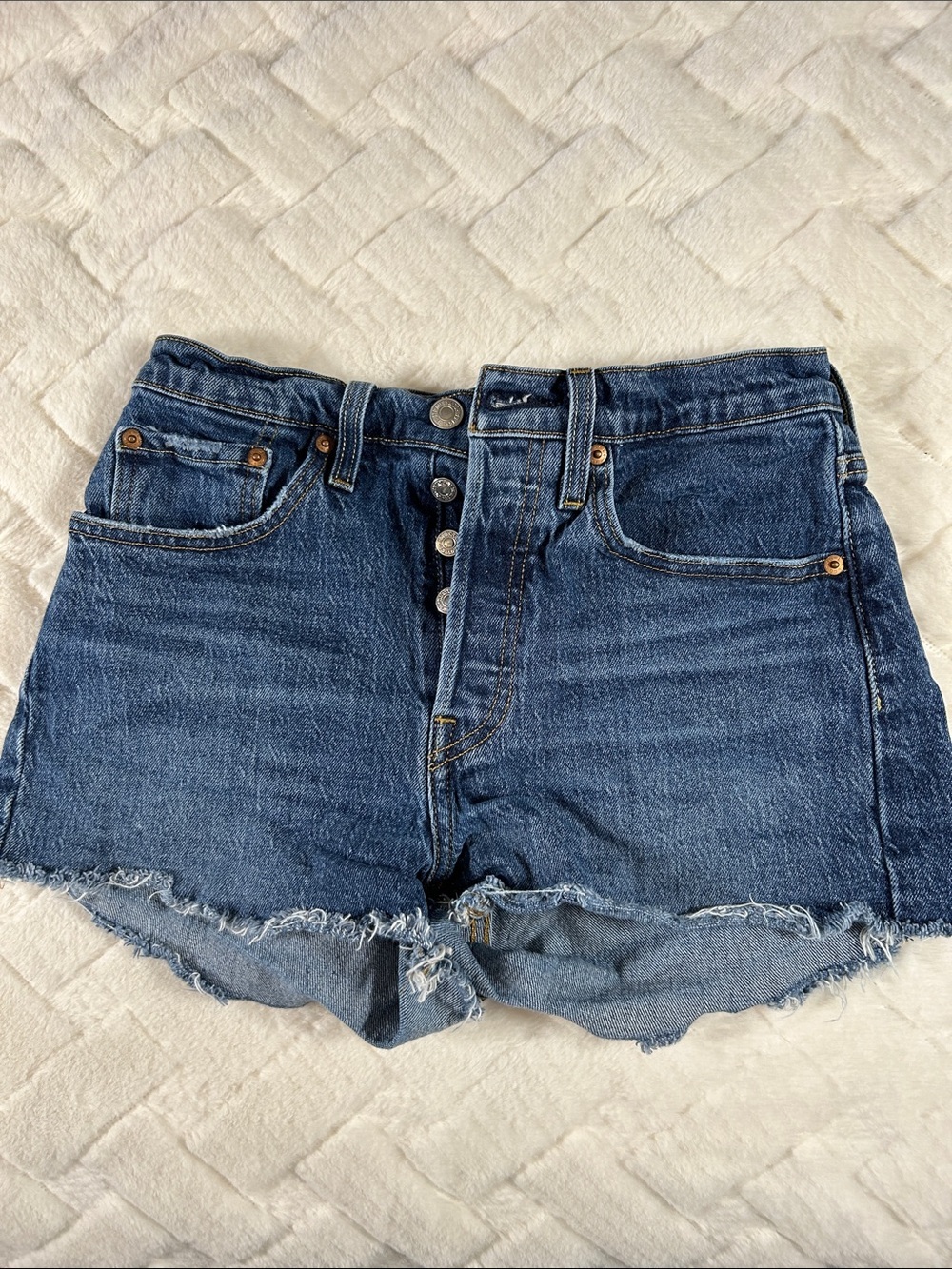 Levi's 501 Dark Blue Button Fly Frayed Hem Denim Shorts size 26